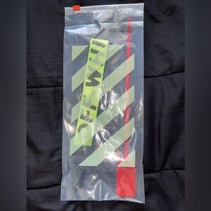 Custom off white key chain (green)